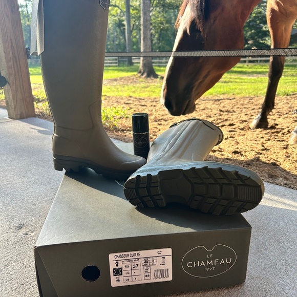 Le Chameau Chassear - Picture 1 of 3